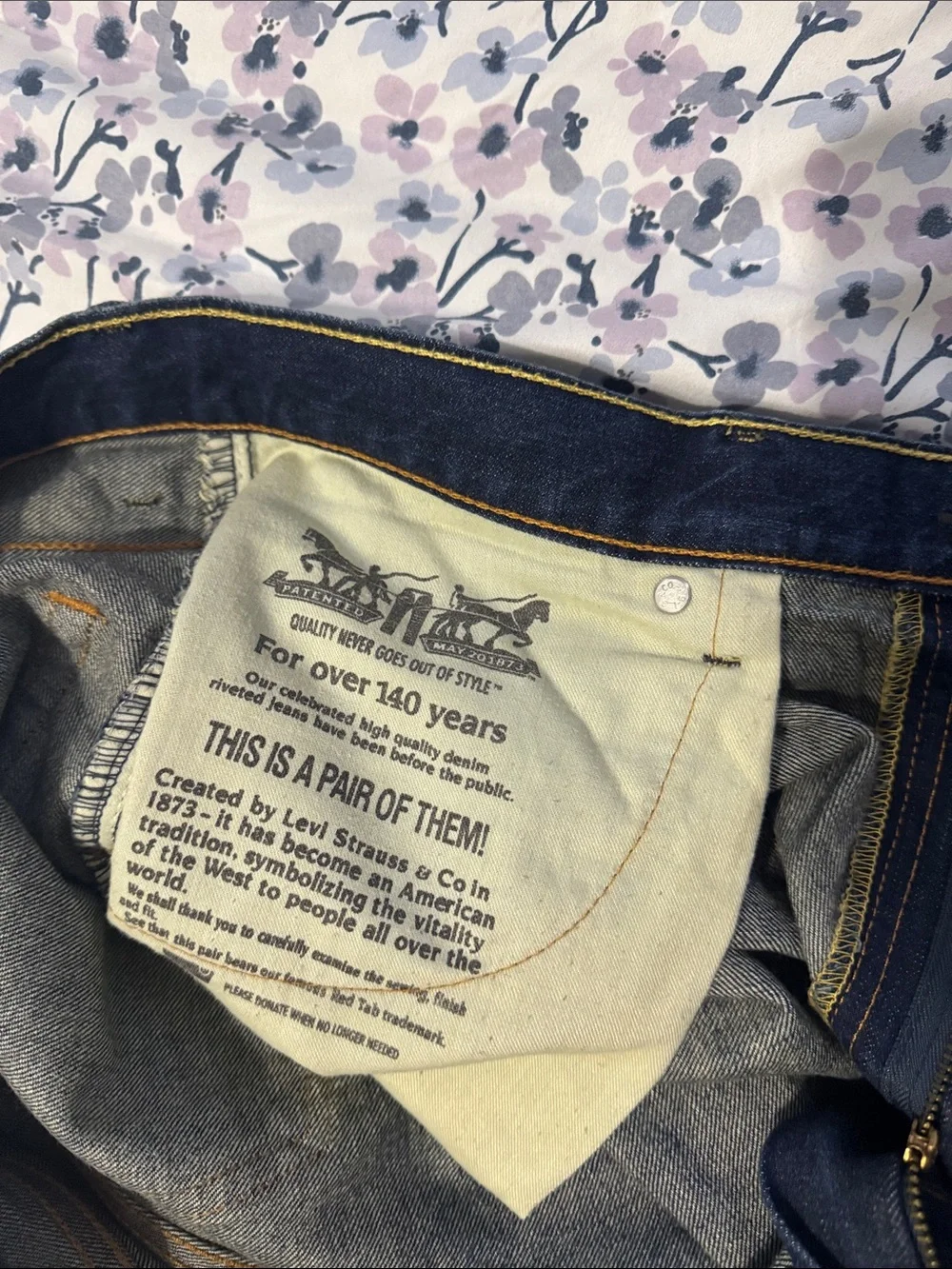 Classic Men's Denim Shorts in Dark Blue - Casual Everyday Style. Levi’s used onc